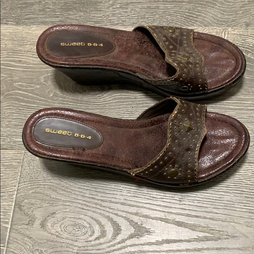 Dress shoes